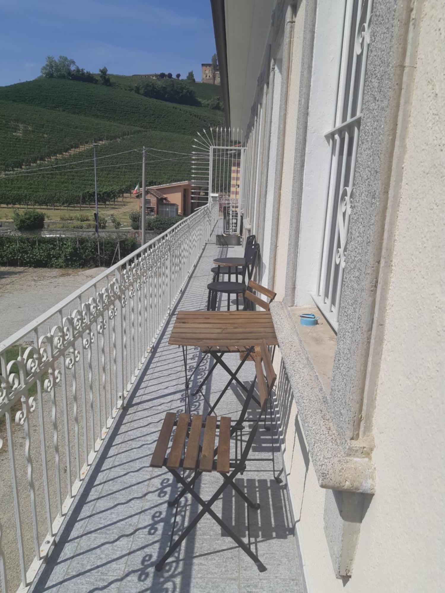 Dimora Palma Di Barolo Apartment Bagian luar foto